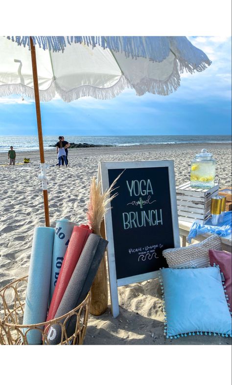 Yoga And Brunch Party, Beach Yoga Bachelorette, Yoga Party Food, Yoga Party Ideas Decor, Yoga Pop Up Event, Yoga Event Decoration, Yoga Party Decorations, Yoga Brunch Ideas, Yoga Brunch Party