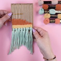 How to make a DIY loom (that actually works) in less than five minutes, using leftover cardboard! Great for group crafts, kids weaving, bachelorette party activities and baby shower activities. Mini Loom, Diy Loom, Christmas Party Crafts, Weaving For Kids, Group Crafts, Wine Bottle Diy Crafts, Macrame Weaving, Diy Weaving, Weaving Loom