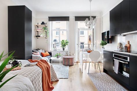 Tiny Studio Apartment Decorating, Apartemen Studio, Small Studio Apartment Decorating, Tiny Studio Apartments, Studio Layout, Studio Apartment Design, Small Apartment Interior, Apartment Decoration, Deco Studio