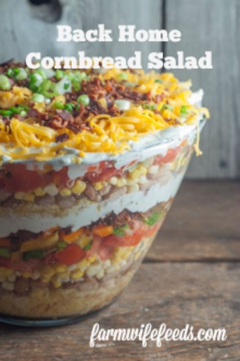 Layered Cornbread Salad, Southern Cornbread Salad, Bacon Cornbread, Cornbread Salad, Layered Salad Recipes, Trifle Bowl, House Country, Layered Salad, Bake Goods