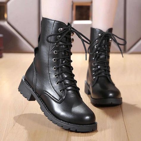 Motorcycle Boots Women, Womens Leather Ankle Boots, Gothic Boots, Low Heel Ankle Boots, Women's Motorcycle Boots, Dr Shoes, Popular Boots, Style Rock, Military Boots