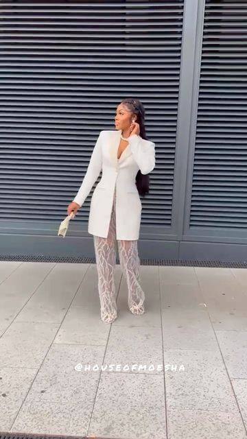 Blazers Styles For Women, How To Style A White Dress Classy, Classy All White Outfit, White Blazer Outfit Black Women, Blazer Outfits For Wedding Women, All White Classy Outfits For Women, Chic All White Outfit, How To Style A Blazer Dress, Blazers For Women Outfits Classy