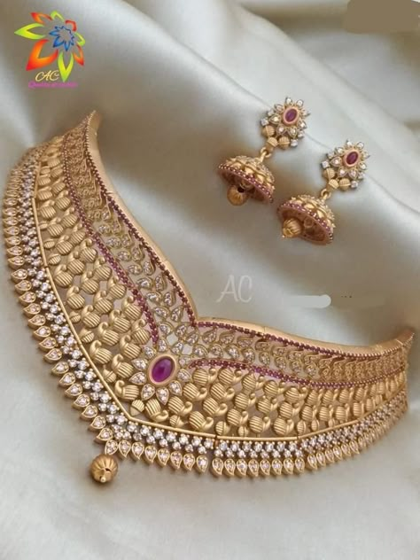 Choker Necklace Designs, Choker Designs, Gold Bridal Jewellery, Gold Necklace Indian, Jewelry Set Design, Gold Necklace Indian Bridal Jewelry, Gold Bridal Jewellery Sets, Indian Bridal Jewelry, Wedding Jewellery Collection