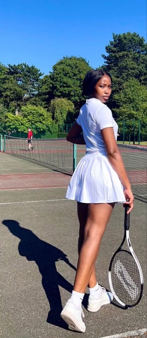 Tennis Photoshoot Ideas Black Women, Tennis Core Aesthetic Outfits, Golf Black Women, Tennis Aesthetic Black Woman, Tennis Black Women, Aesthetic Tennis Pictures, Krista Core, Tennis Shoot, Country Club Outfit