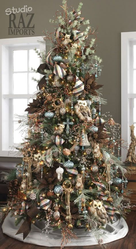 Woodland Christmas Tree, O Christmas Tree, Tree Themes, Christmas Tree Decorating, Christmas Tree Inspiration, Oh Christmas Tree, Trendy Tree, Woodland Christmas, Tree Decorating