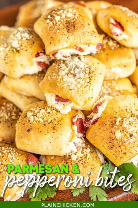 Calzone Bites, Pepperoni Bites, Pepperoni Dip, Plain Chicken Recipe, Pizza Calzone, Inexpensive Dinners, Turkey Pepperoni, Plain Chicken, Quick And Easy Appetizers