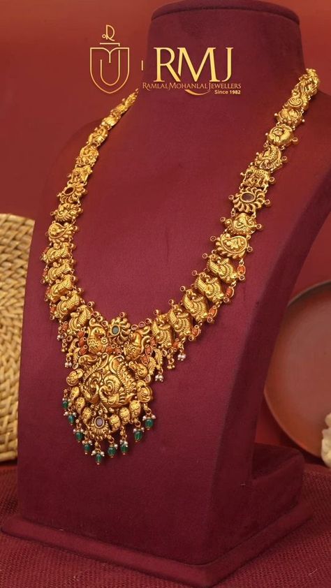 Ramlal mohanlal jewellers 📍 No 69, Between 5th and 6th Cross, Sampige Road, Malleswaram, Bengaluru 📞 Contact: 8105107597 #necklace #goldnecklace #necklacecollection #goldjewellery #goldjewellerycollection #necklacejewellery #goldnecklace Haram Necklace Set Gold, Long Antique Necklace Gold, Gold Haram Designs With Grams, Long Gold Haram Designs Indian, 5 Grams Gold Necklace, Nakshi Haram Designs, Long Chain Necklace Gold Indian, 40grams Gold Haram, Gold Long Haram Designs