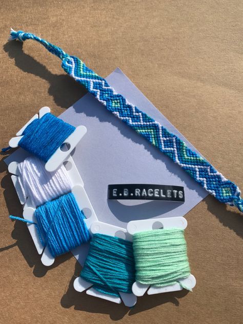 This bracelet can you see on my Instagram🌊❤️> e.b.racelets Blue And Green Bracelet Pattern, Blue And Green Friendship Bracelet, Green String Bracelet, Green Friendship Bracelet, Blue Friendship Bracelet, White Instagram, Embroidered Bracelet, Beauty Corner, Green Bracelet