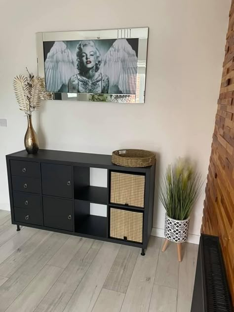 Black Kallax Living Room, Kallax Black Brown Ideas, Kallax Unit Living Room, Kallax Hack Sideboard, Black Kallax Hack, Kallax Living Room Tv Stands, Black Kallax Ikea, Kallax Tv Board, Black Kallax Styling