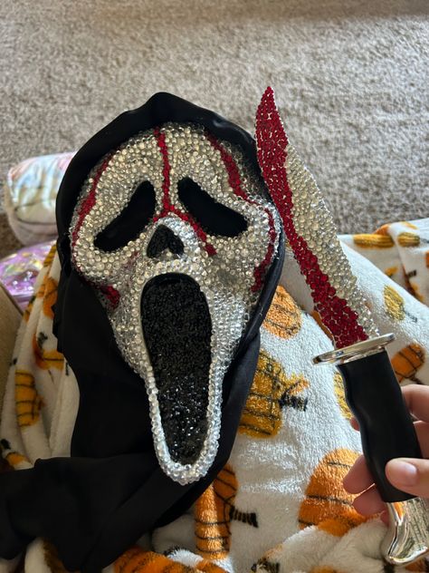 Halloween Movie Inspired Costumes, Ghost Face Aesthetic Outfit, Scream Women’s Costume, Bejeweled Scream Mask, Scream Rhinestones, Halloween Costumes Gosthface, Ghostface Costume Aesthetic, Bedazzled Ghost Face Mask, Scream Movie Costume Ideas