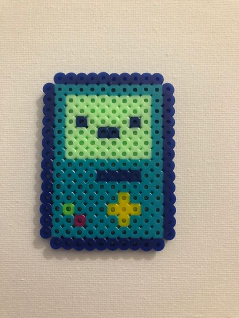 Perler Bead Gameboy, Aesthetic Fuse Bead Patterns, Peeler Bead Plant, Perler Bead Aesthetic Ideas, Perler Beads Without Black, Perler Beads No Black, Green Day Perler Beads, Creative Perler Bead Ideas, Cool Things To Make With Perler Beads