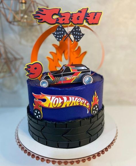 Bolo Hot Wheels Chantilly, Bolo Hot Wheels, Wheels Cake, Hot Wheels Cake, Hot Wheels Party, Elmo Party, Cartoon Cake, Instagram Inspiration Posts, Kue Ulang Tahun