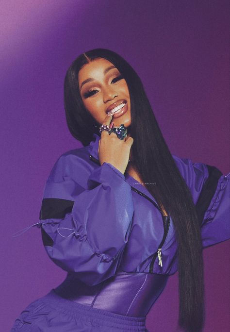 Best Cardi B Photos, Cardi B Album, Pictures Of Cardi B, Cardi B Funny Face, Cardi B Pics, Cardi B Photos, Cute Curly Hairstyles, Rap Aesthetic, Celebrity Wallpapers