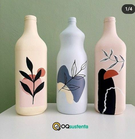 Glass Bottles Art Diy, Bottle Art Ideas Paint, Cute Bottle Painting, Glass Bottle Painting Designs, Bottle Painting Ideas, Glass Bottle Painting, Glass Bottle Diy Decoration, Beer Bottle Art, Bottle Art Projects