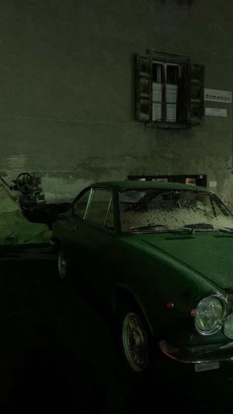 Vintage Dark Green Aesthetic, Green Car Astethic, Dark Green Wallpaper Aesthetic Vintage, Green Vintage Car Aesthetic, Dark Green Pictures Aesthetic, Alec Core Aesthetic, Vintage Green Aesthetic Wallpaper, Olive Green Aesthetic Vintage, Image Aesthetic Vert