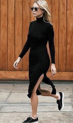 A Black Turtleneck Dress and Black Sneakers Black Dress With Sneakers, Black Turtleneck Outfit, Black Sneakers Outfit, Sneakers To Work, Style Black Dress, Black Turtleneck Dress, Turtleneck Outfit, Black Turtleneck, Mode Inspo