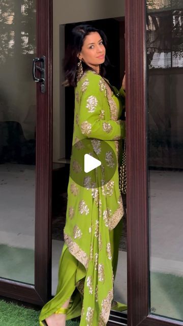 Colourful Indian Outfits, Indian Indo Western Dresses For Women, Indo Western Indian Outfits, Suits For Women Indian Design, Indo Western Jumpsuits For Women, New Suit Design 2024 For Women, Indo Western Look For Women, Indo Western Suits Women, Indo Western Wedding Outfits