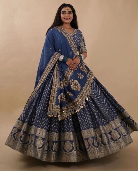 Chaniya Choli Designs For Wedding, Saree Ghagra Lehenga Choli, Chaniya Choli From Old Saree, Chaniyacholi Designer For Wedding, Lengha Choli Modern Wedding, Latest Lehenga Design 2024, Navy Blue Lengha, Blue Banarasi Lehenga, Elegant Skirt Outfits