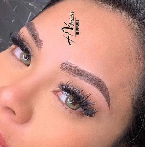 Hybrid Eyebrows, Mircoblading Eyebrows, Instagram Eyebrows, Ombre Brows, Ombre Eyebrows, Evening Eye Makeup, Eyebrow Styles, Eyebrow Design, Brow Tattoo