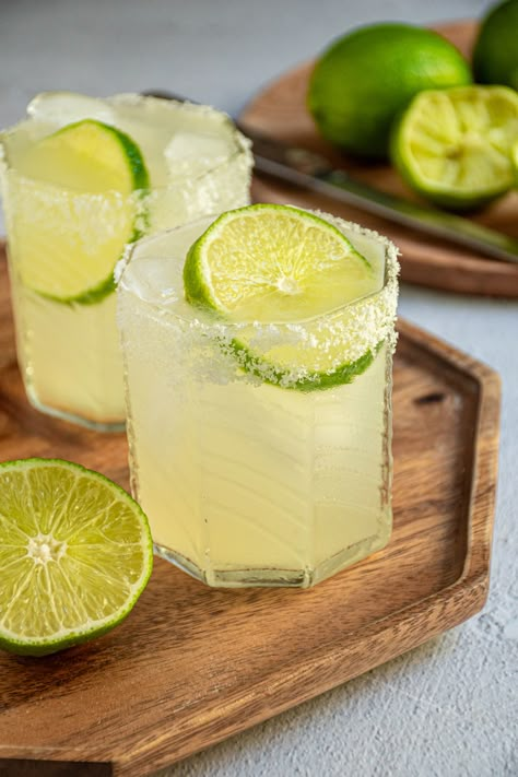 The BEST Classic Margarita Recipe - Thyme For A Drink Best Classic Margarita Recipe, Simply Margarita Recipe, Light Margarita Recipe, Margarita Cocktail Aesthetic, Classic Lime Margarita Recipe, Margarita Aesthetic, Lemonade Margarita, Flavored Tequila, Simply Mixology Lime Margarita