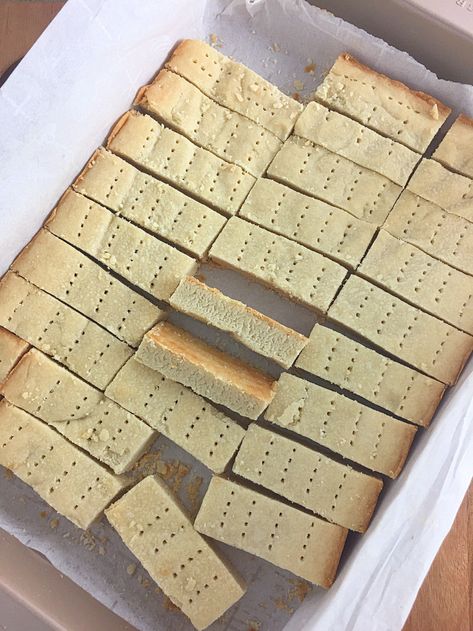 Walkers Shortbread Cookie Recipe, Shortbread Cookies Recipes, Traditional Shortbread Recipe, Walkers Shortbread Cookies, Amazing Cookie Recipes, Egg Free Cookies, Scottish Shortbread, Walkers Shortbread, Cookies Shortbread