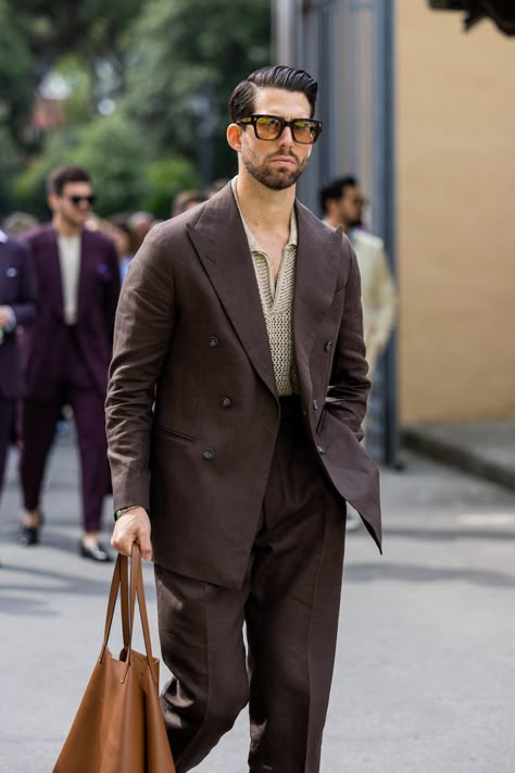 Men’s Suit Style, Men Spring 2024, Pitti Uomo 2024 Summer, Pitti Uomo 2023 Winter, Pitti Uomo 2023 Summer, Men’s Suit Fashion, Spring Suits For Men, Mens Fashion Elegant, Classy Style Men