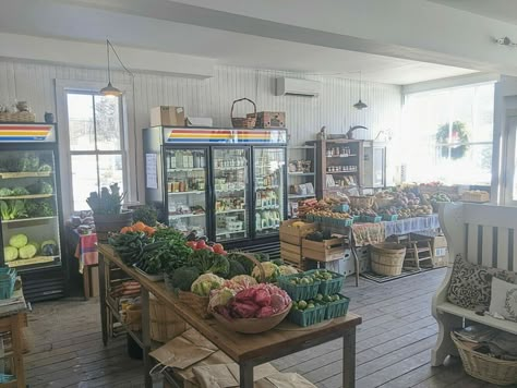 Farmers Market Store Ideas, Farm Store Display Ideas, Farm Store Interior, Farm Shop Exterior, General Store Interior, Farmers Market Shop, Produce Market Ideas, Community Market Design, Modern Mercantile Store Ideas