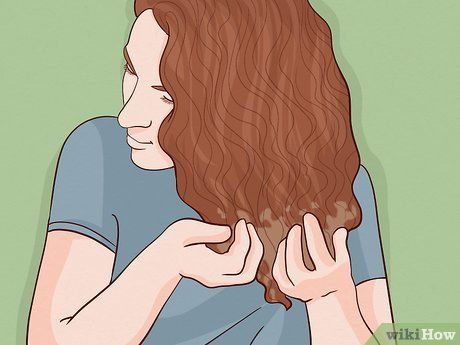 13 Ways to Make Wavy Hair Curlier - wikiHow Ash Toner, Care Curly Hair, Fried Hair, Hair Dye Brush, Styling Your Hair, Colour Remover, Step By Step Hairstyles, Natural Wavy Hair, Beauty Supply Store