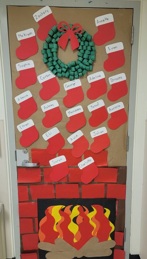 Teachers Christmas Door Ideas, Christmas Door Decorating Daycare, Door Decor Christmas Classroom, Decorating Your Classroom For Christmas, Class Decoration Christmas, Teacher Doors For Christmas, Christmas Decorations For Daycare, Christmas Decor Ideas Diy Classroom, Christmas Class Door Decorations Decorating Ideas