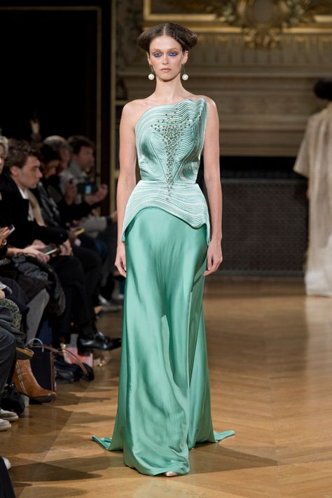 Korean Haute Couture, Green Couture, Couture Dress, Dresses Green, Couture Gown, 2024 Couture, Couture 2024, Corset Fashion Outfits, Fancy Gowns