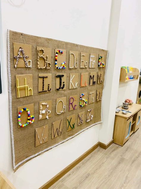 Reggio Emilia Classroom, Reggio Inspired Classrooms, Eyfs Classroom, Reggio Classroom, Preschool Rooms, Preschool Classroom Decor, Preschool Class, Home Daycare, Montessori Classroom