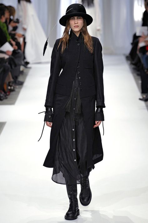 Mode Tips, Style Noir, Ann Demeulemeester, 가을 패션, Grunge Style, Dark Fashion, Looks Style, Black Outfit, Look Fashion