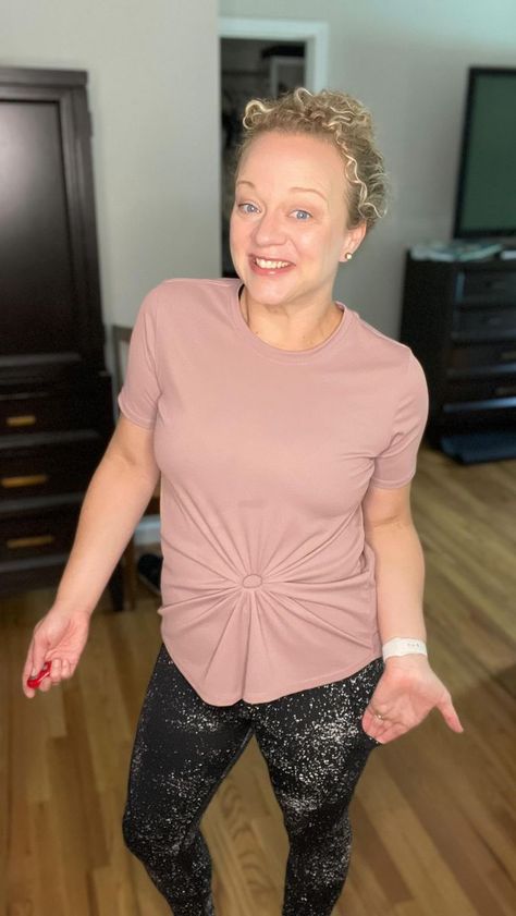 When your shirt needs some shape, but you don’t want to knot it, try this trick with a bangle bracelet and a hair tie! Would you style your shirt this way? 1 loop or 2? #athleticwear #athleisurewear #styletip #zyiaactive #workfromhomemama #bodypositivemovement #preschoolmom #stylebylizo | Over 40 | Casual Style & Easy Makeup | Chaos Management Hacks | Ally Brooke · Fabulous Bracelet Hack For Shirt, Bracelet Shirt Hack, Diy Twist Front Shirt, Style Your Shirt, How To Tie A Shirt, Tie A Shirt, Shirt Knot, T Shirt Hacks, Shirt Hacks