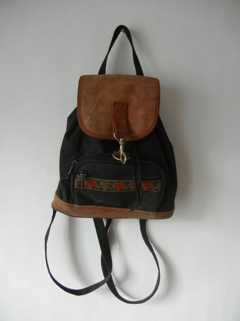 Vintage Mini Backpack 90's Grunge Tumblr by littleraisinvintage 80s Backpack, Backpack Grunge, Grunge Backpack, Grunge Tumblr, 90's Grunge, Vintage Backpacks, Black Roses, Leather Rucksack, 90s Childhood