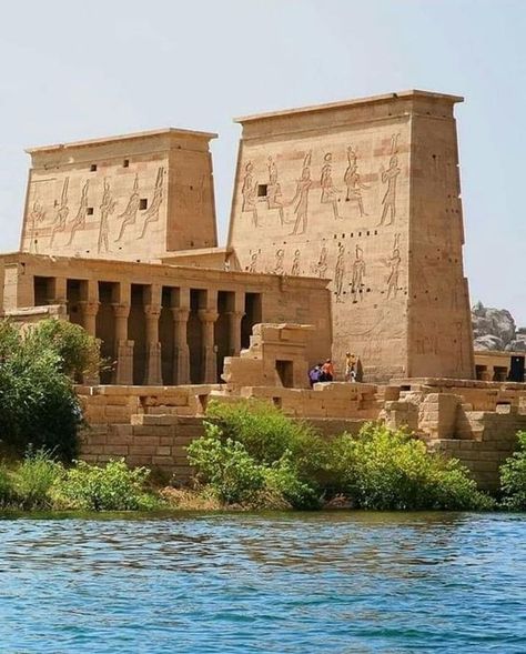 Ancient Egypt Architecture, Philae Temple, Egyptian Drawings, Ancient Egyptian Architecture, Egyptian Architecture, Starověký Egypt, Places In Egypt, Architecture Antique, Egypt Aesthetic