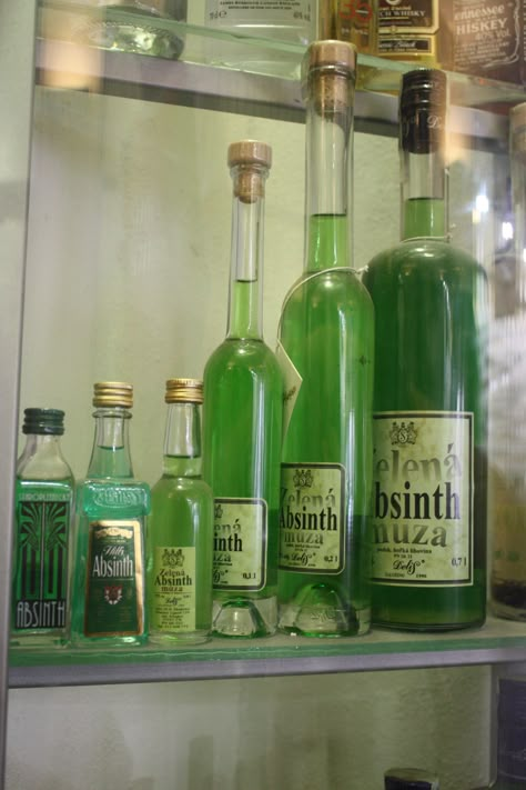 Absinth: shades of green Absinthe Drinker, Absinthe Fairy, Absinthe Cocktail, Green Fairy Absinthe, Absinthe Art, Artemisia Absinthium, The Green Fairy, Green Drinks, Green Fairy