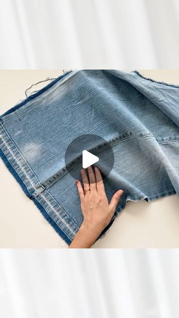 Denim Jean Bag Diy, Denim Totes Diy Bag Patterns, Denim Tote Bags Diy, Jean Tote Bag Diy, Denim Tote Bag Diy Old Jeans, Diy Denim Purse, Diy Bag Patterns, Tote Bag Jeans, Tote Bag Diy Pattern