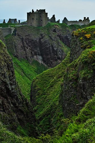 Dunnottar Castle, Whats Wallpaper, Aberdeenshire Scotland, Fairy Pools, Scotland Castles, Scottish Castles, Chateau France, Castle Ruins, England And Scotland