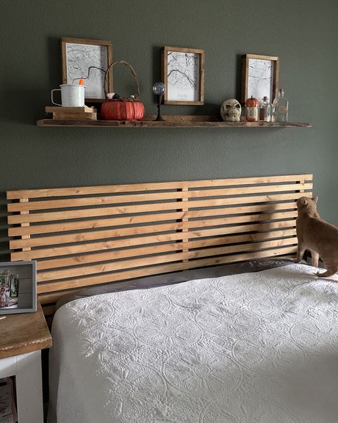 Check out my latest DIY project! I made a beautiful wooden slat headboard for only $40. It was super easy to make and adds a cozy, rustic touch to my bedroom. I love how it turned out and can't wait to share it with you all! Diy Easy Headboard, How To Make A Headboard, Queen Headboard Diy, Wooden Headboard Diy, Diy Wooden Headboard, Diy Headboard Ideas Easy, Wood Slat Headboard, Slat Headboard, Diy Headboard Wooden