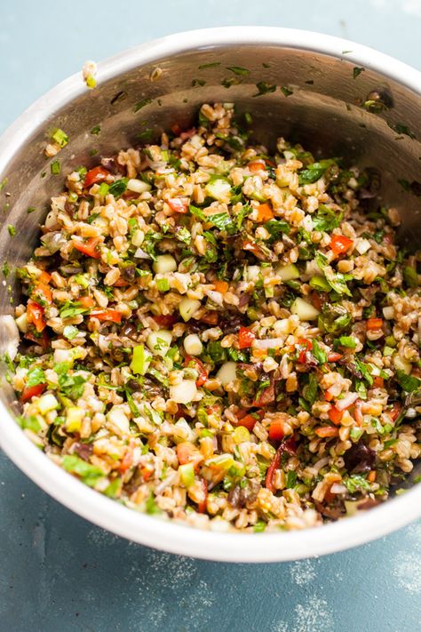 This is my new favorite go-to side dish for entertaining. It makes a huge bowl of tabbouleh that goes great with almost any menu. The farro adds a nice nutty flavor and whole grain texture to the dish. macheesmo.com #farro #tabbouleh #sidedishes #easyrecipes #wholegrains Farro Tabbouleh, Meal Prep Salads, Southern Sides, Recipes With Cheese, Vegetarian Party, Tabbouleh Recipe, Lunch Sides, Salads Bowls, Salad Meal Prep