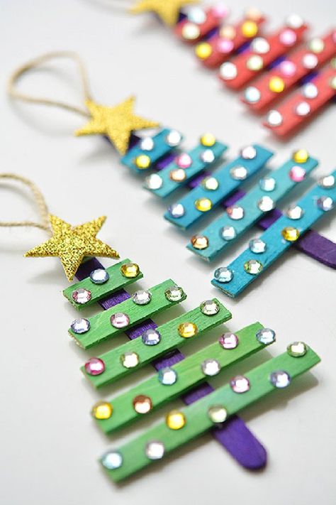 Popsicle Stick Christmas Crafts, Stick Christmas Tree, Dollar Store Christmas Crafts, Christmas Crafts For Kids To Make, Dollar Store Christmas, Diy Valentine, Easy Christmas Crafts, Crafts For Kids To Make, Kids Ornaments