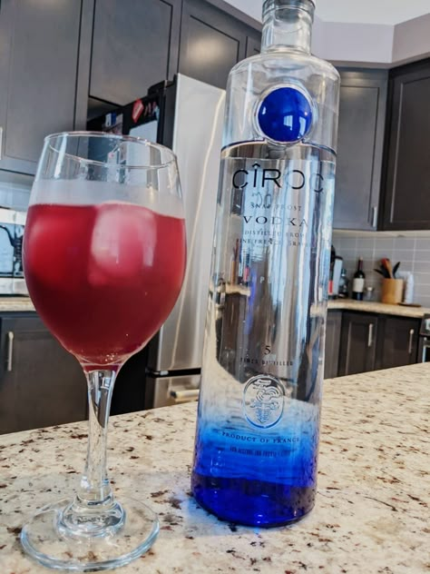 Ciroc Vodka Cranberry juice Sprite Ciroc Drinks, Cranberry Juice And Vodka, Vodka Cranberry, Ciroc Vodka, Cranberry Vodka, Liquor Drinks, Themed Drinks, Cranberry Juice, Fun Cocktails