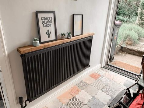 Radiator painted black DIY frenchic Blackjack Designer Radiators Living Rooms, Radiators Living Room, Entrance Hall Decor, Home Radiators, Narrow Hallway Decorating, Hallway Designs, Hal Decor, Hall Decor, Radiator Cover