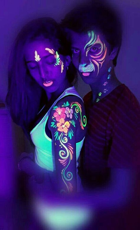 A Tattoo Designs, Glow Face Paint, Uv Face Paint, Neon Face Paint, Rave Halloween, Uv Makeup, Decade Party, Festival Makeup Rave, Glow In Dark Party