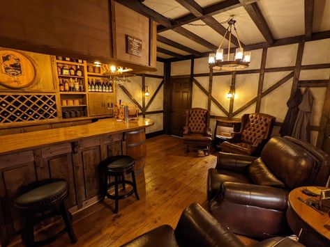 Prancing Pony Interior, Tavern Bathroom Ideas, Tavern Home Decor, Tavern Room Ideas, Tavern Decor Interior Design, Tavern Core, Dnd Basement, Tavern Basement, D&d Room