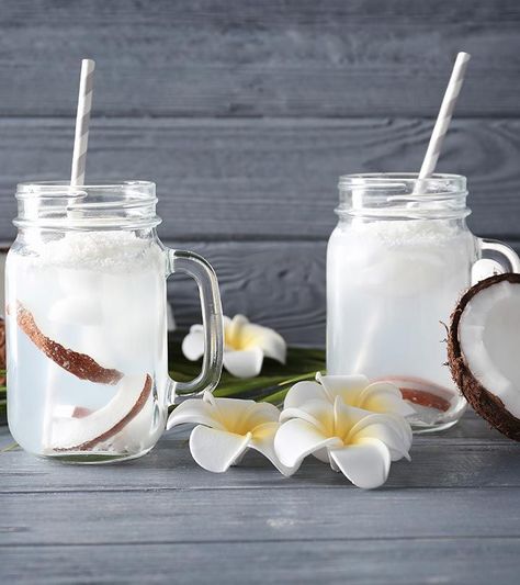 Benefits Of Coconut Water, Coconut Water Benefits, Natural Electrolytes, Benefits Of Coconut, Best Fat Burning Foods, Coconut Health Benefits, Electrolyte Drink, Popular Drinks, Coconut Oil For Skin