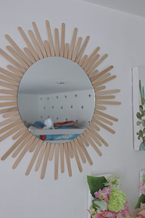 Craft For Adults Home Decor, Diy Small Mirror, Making A Star With Pop Cycle Sticks And Mirror, Stick Mirror Frame, Starburst Mirror Pop Cickle Sticks, Diy Home Decor Ice Cream Sticks, Aakash Kandil, Diy Home Decor With Icecream Stick, Popsicle Stick Crafts For Adults