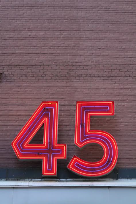 Numbers of New York feeldesain45 Signage Wayfinding, Types Of Lettering, Wayfinding Signage, Neon Art, Environmental Graphics, 3d Logo, Typography Letters, Typography Lettering, Typography Inspiration