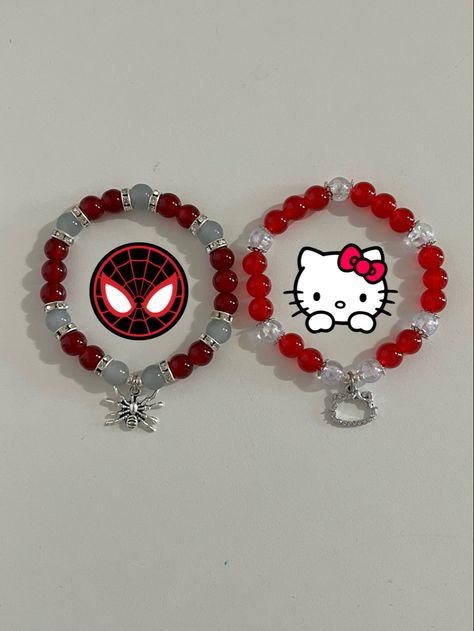 Spider Man Bracelet Ideas, Spider Man And Hello Kitty Matching Bracelets, Bf Matching Bracelets, Spiderman And Hello Kitty Matching Bracelets, Spiderman Kandi Bracelet, Spider Man Jewelry Diy, Matching Hello Kitty Bracelets, Matching Character Bracelets, Spider Man Beaded Bracelet