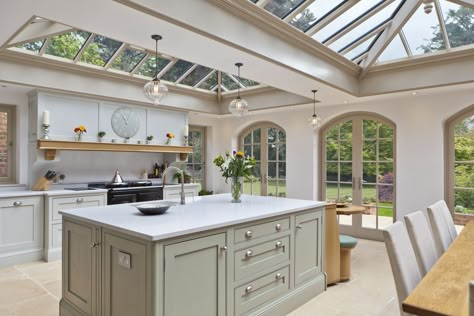 Kitchen Conservatory Extension, Conservatory Kitchen Ideas, Orangery Extension Kitchen, Orangery Kitchen, Kitchen Orangery, Kitchen Diners, Kitchen Conservatory, Orangery Extension, Extension Kitchen